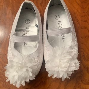 NWOT-Little Girls Falls Creek Lil Claire White Glittery Ballet Flats